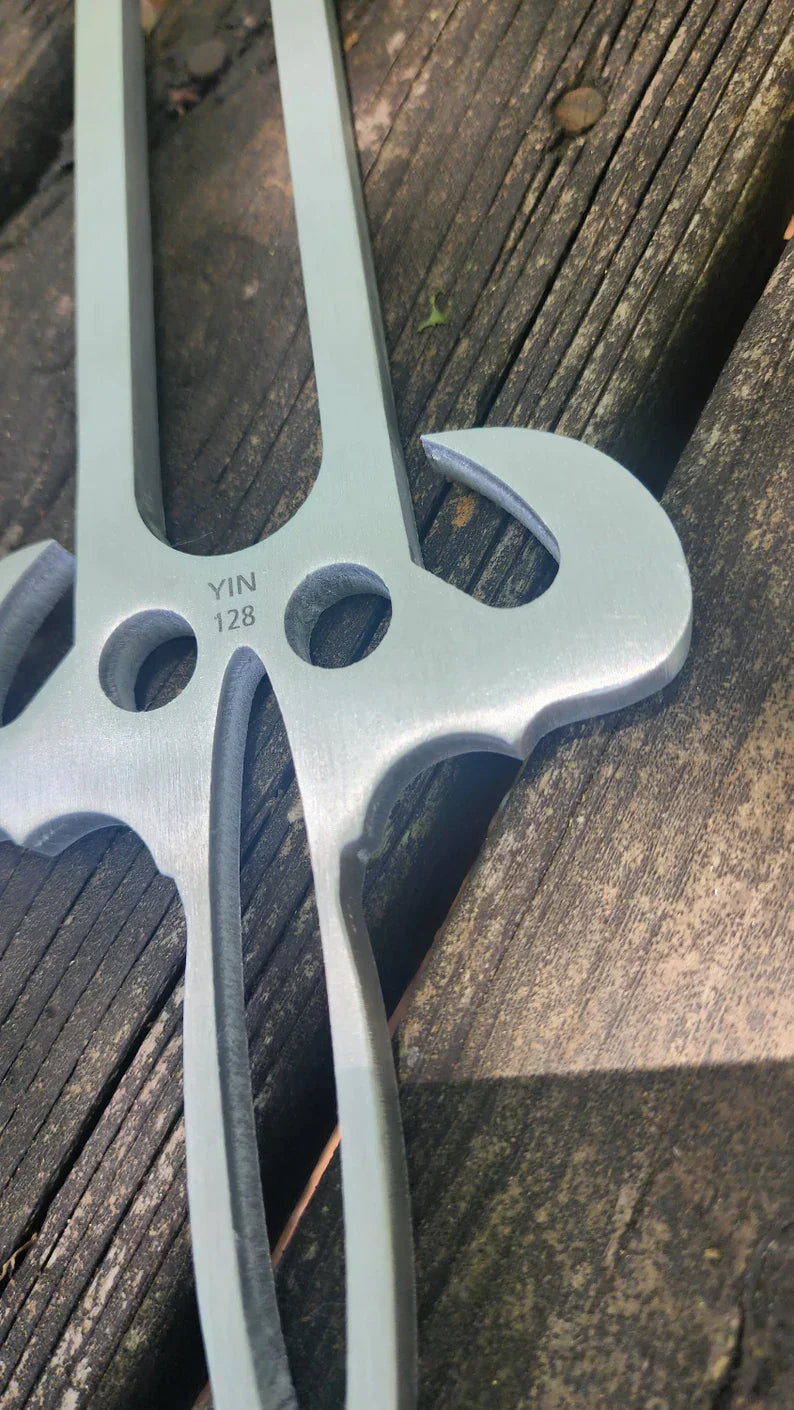 Metal climbing carabiner with X-shaped design for 128 Hz and 192 Hz tuning forks