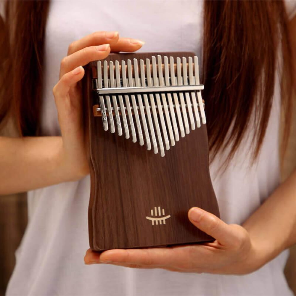 Wooden kalimba thumb piano with metal tines 17 Key Walnut C Tone Thumb Piano Instrument