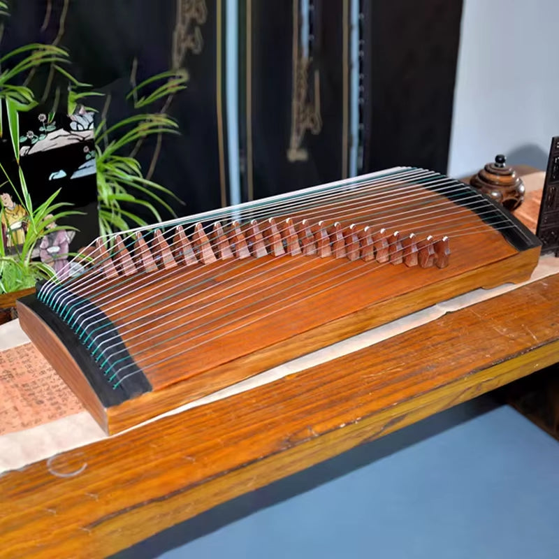 Traditional 82 cm Guzheng with wooden body and 21 strings for elegant music